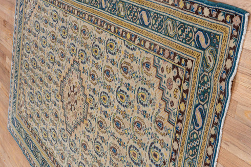 Vintage Sivas Area Rug (5' x 8')
